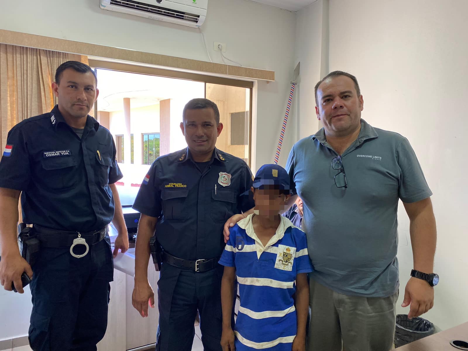 Luego de haberse perdido, niño indígena vuelve con sus familiares