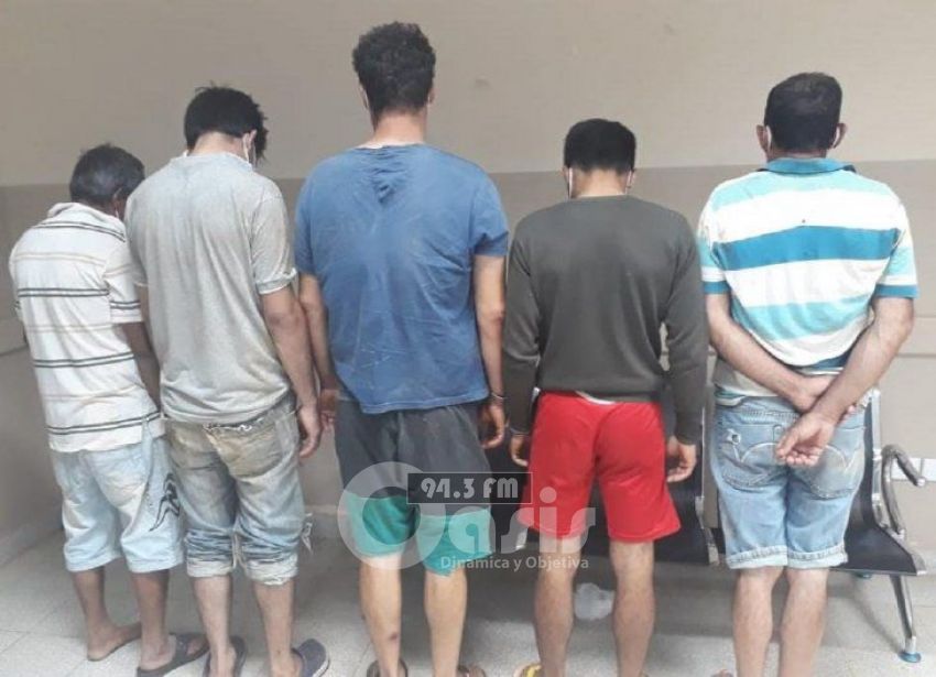 Detienen a cinco hombres luego de enfrentamiento con la policia