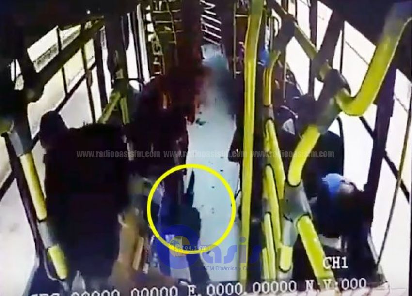 Asalto a mano armada en bus diferencial