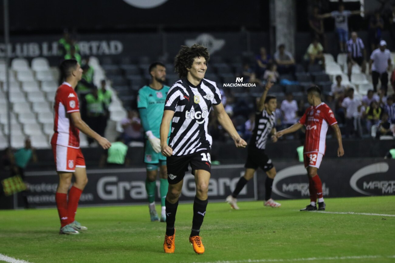 Libertad despacha a General Caballero y queda a un paso de una nueva estrella