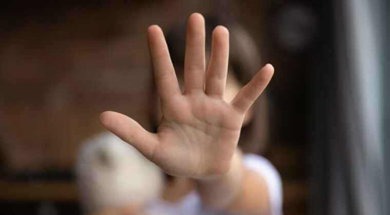Padrastro había abusado de niña: víctima contó a su abuela lo que pasaba