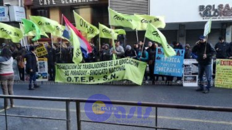 Docentes cuestionan falta de solución a los problemas de la educación