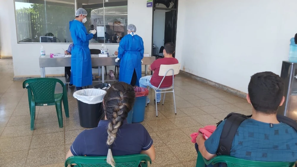 Covid-19 suma casi 1.000 casos en una semana y dengue 703 más