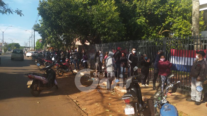 Largas filas en la Ande de Pedro Juan por altos costos en la facturación