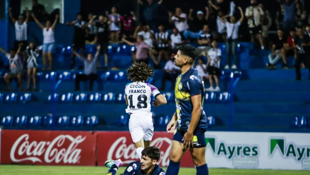 Libertad vence a Triqui en una tarde de infortunio para Víctor Dávalos