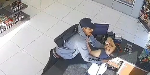 Local comercial es asaltado por dos malvivientes