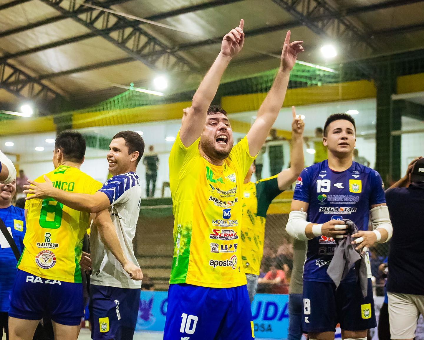 Nacional de Fútbol de Salón: Caacupé y Franco volvieron a triunfar y hoy deciden el cetro