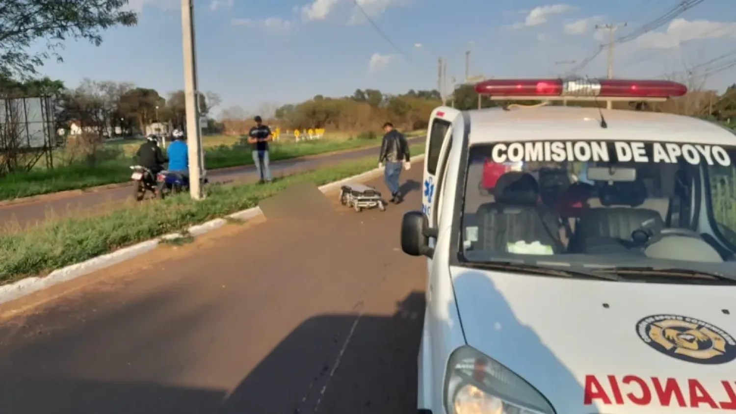 Motociclista brasileño pierde la vida en Capitán Bado tras chocar contra columna