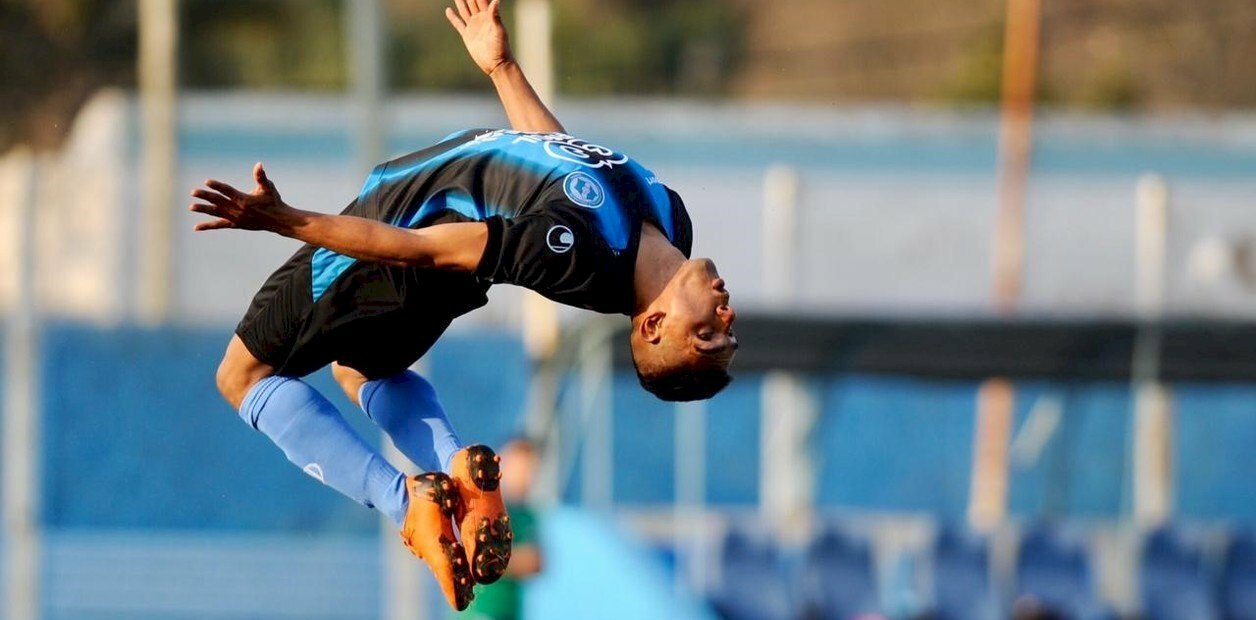 Llegó a Argentina para trabajar como pintor y ahora está por debutar en Primera