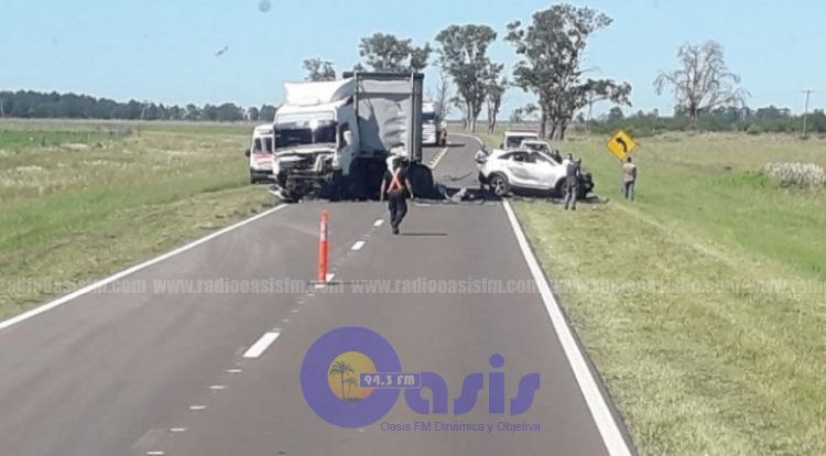 Dos médicos de hospital de Itapúa y sus dos hijos mueren en accidente