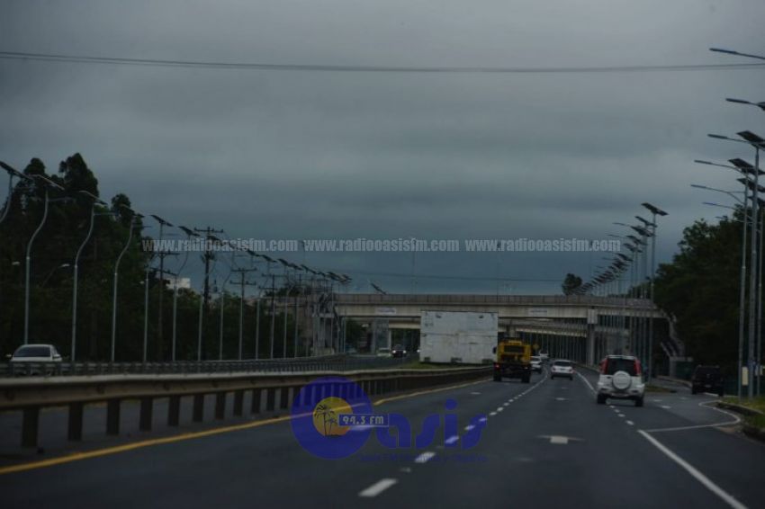 Lluvias y tiempo cálido persisten este martes