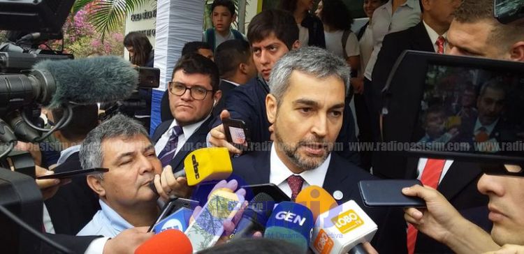 El Ejecutivo se desentiende de la firmatón para la reelección