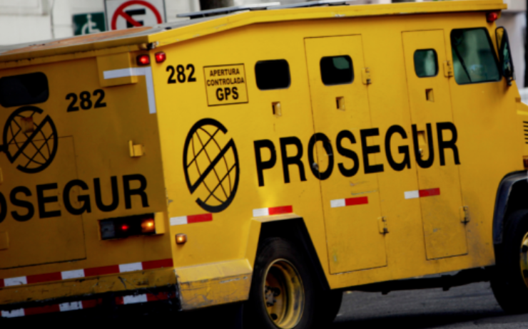 Detienen a un hombre por sacar fotos a un blindado de Prosegur