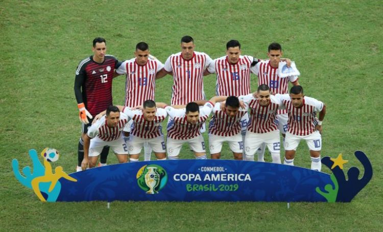 Paraguay clasifica y medirá a Brasil en cuartos de final