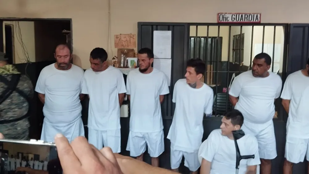 Purgatio: El operativo que se lleva consigo a 25 miembros del PCC que serán expulsados de Paraguay