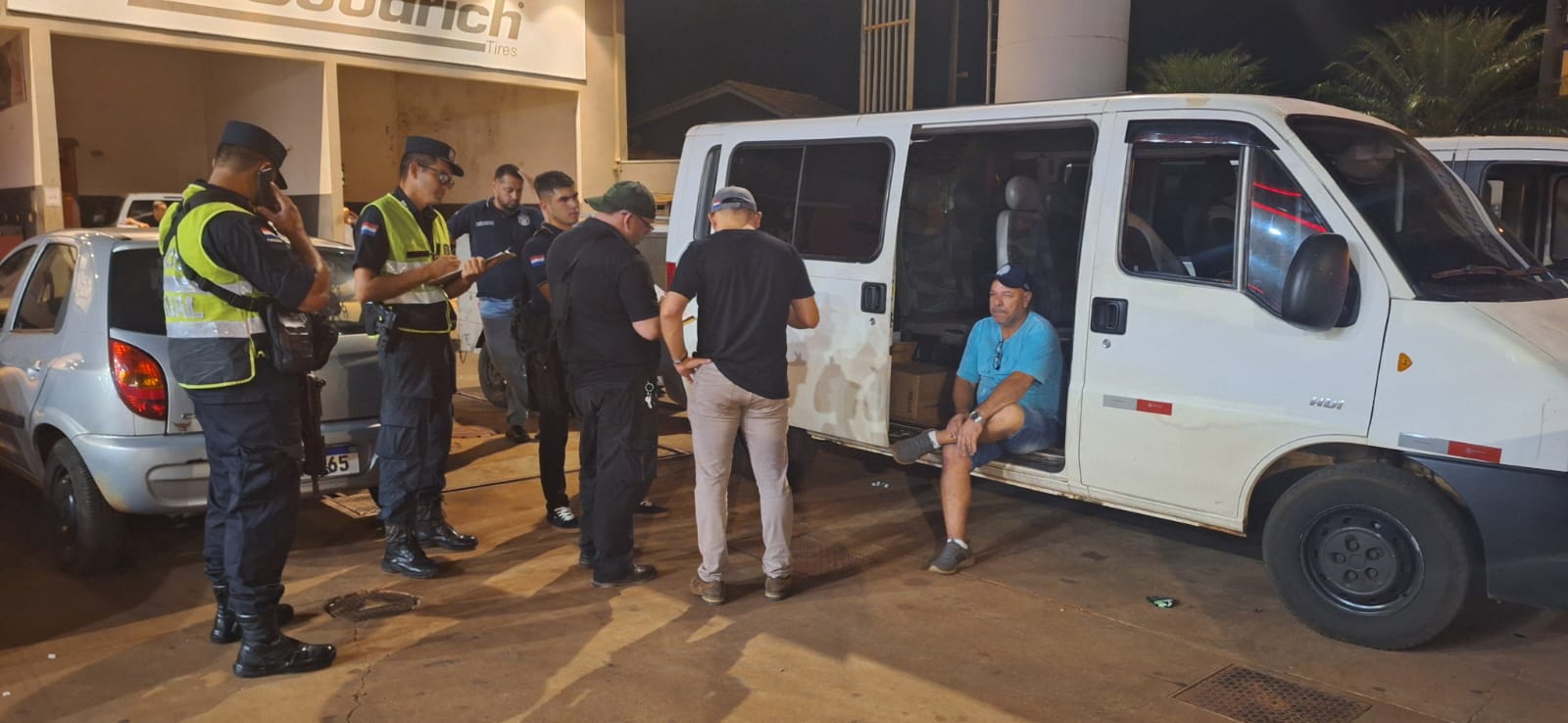 Seis ciudadanos brasileños fueron aprehendidos en plena línea internacional