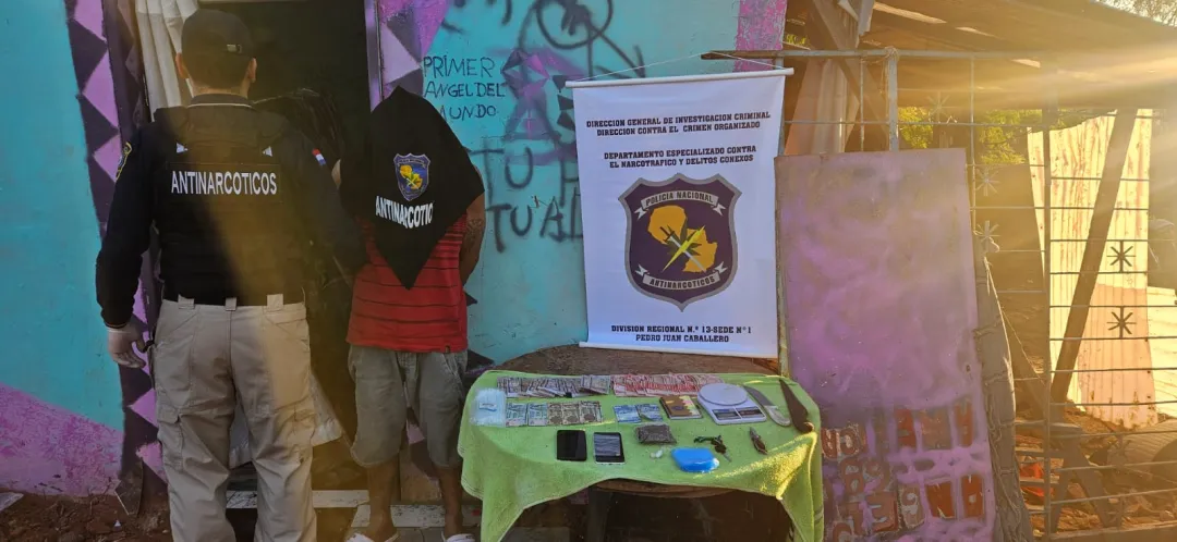 Allanamiento en PJC termina con detención e incautación de drogas y biciclos