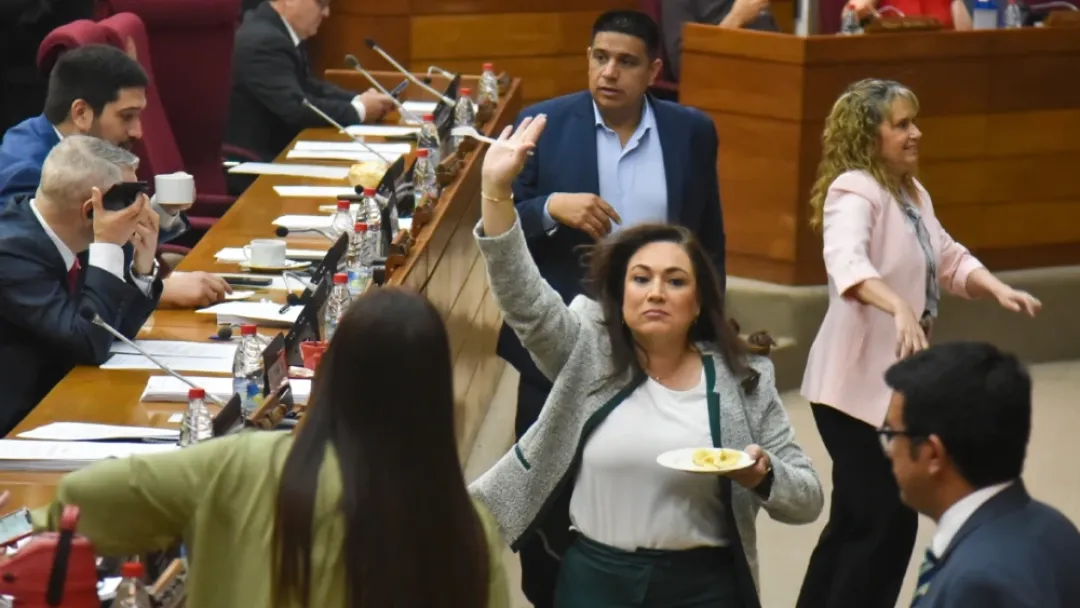 El sueldo de un parlamentario subiría G. 5 millones pero la gente común solo G. 107.000