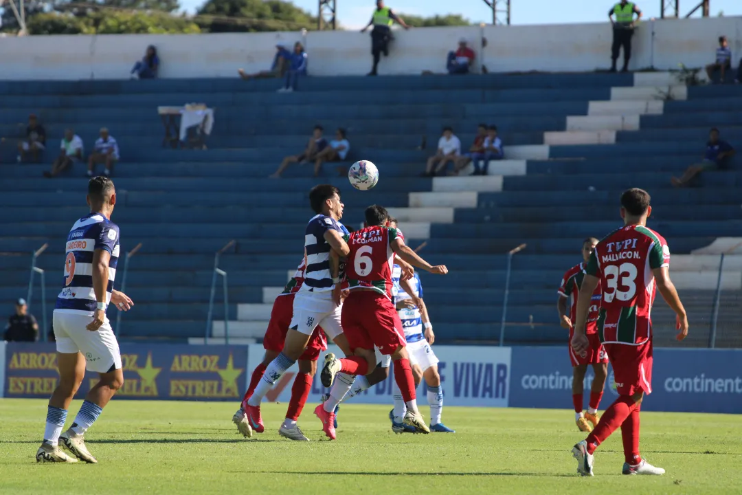 Sin tantas emociones, Tembetary rescató un punto en la terraza