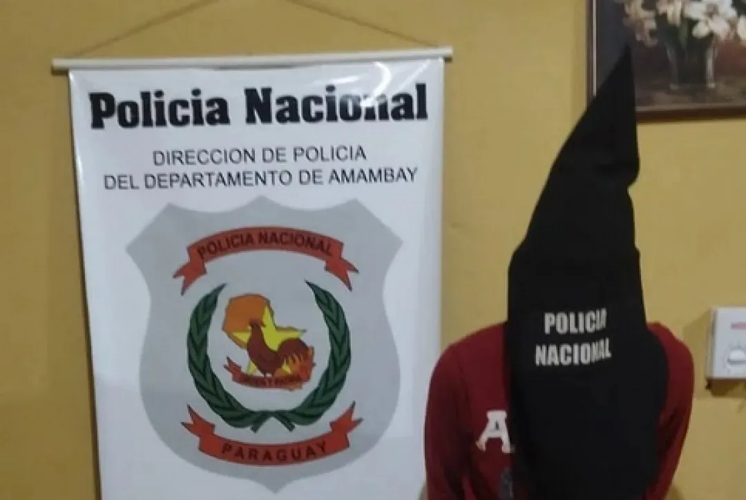 Joven con antecedentes por coacción sexual y robo fue entregado por su propia madre