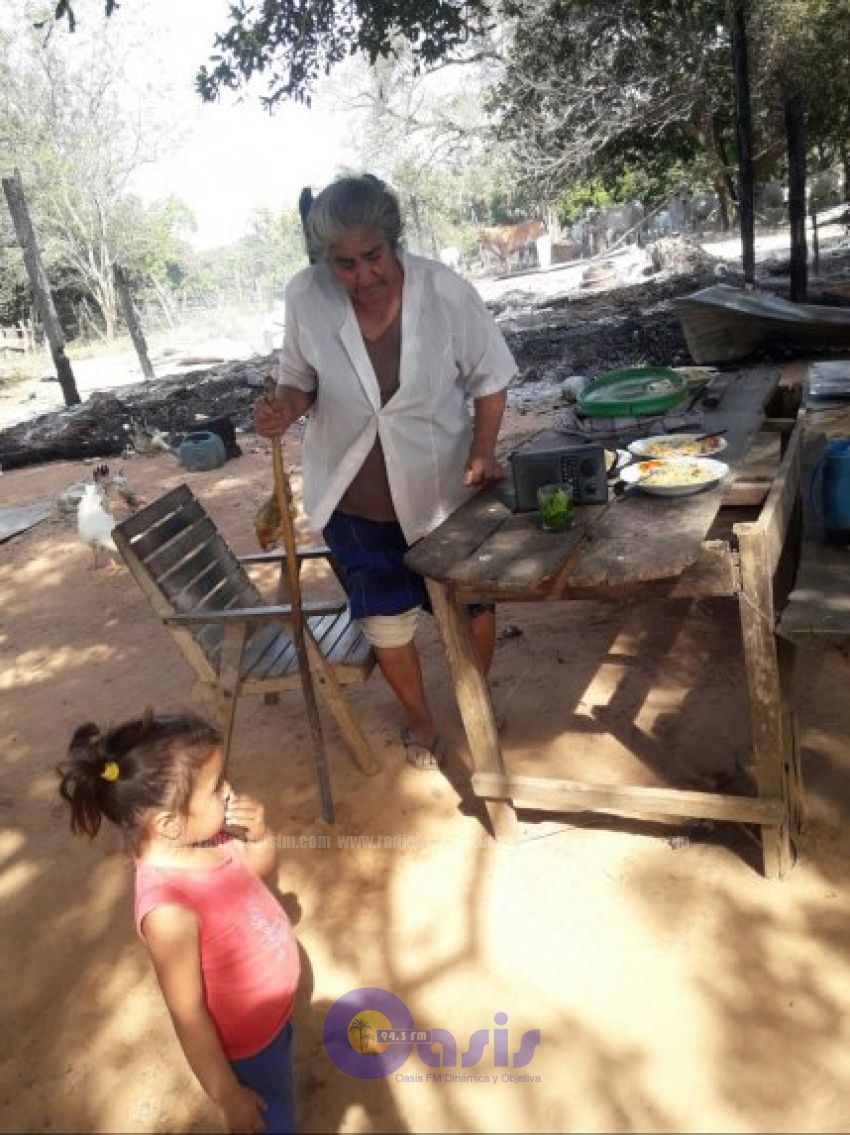 Fuego destruye una precaria vivienda