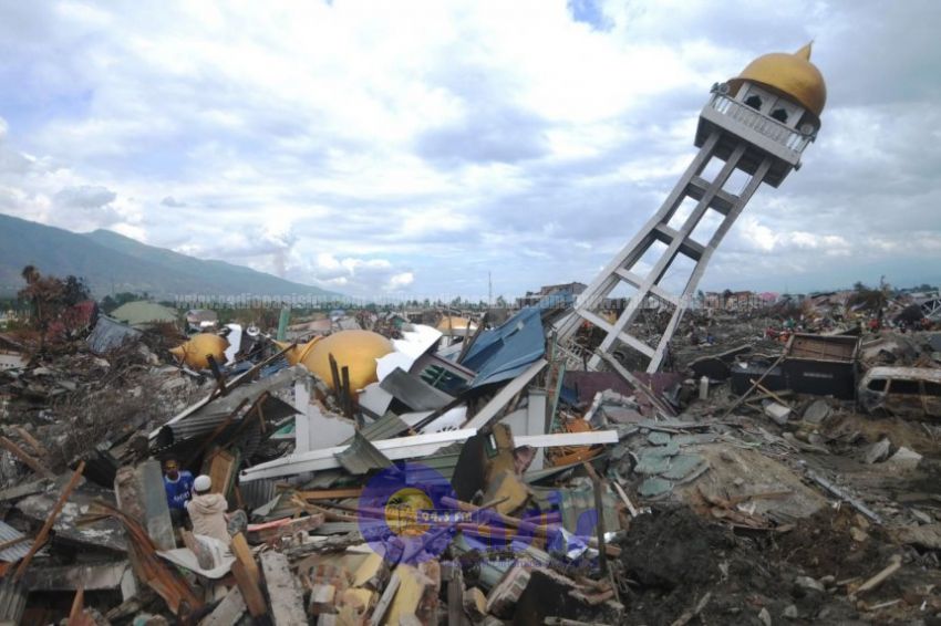 Ascienden a 222 muertos y 843 heridos por un tsunami en Indonesia