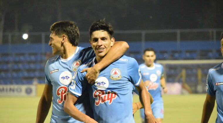 Resistencia da el golpe con gran victoria ante Trinidense