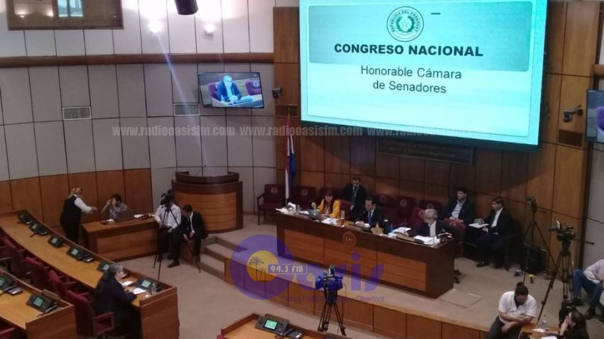 "Alguien miente" a comisin