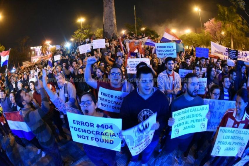 Escrache continuará hasta sacar a todos los corruptos del Congreso