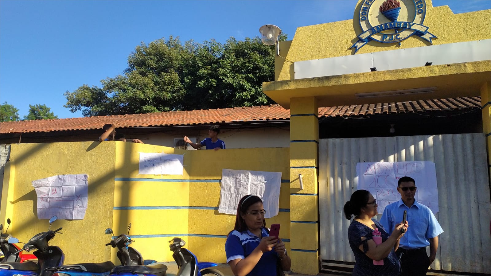 Alumnos de ''Florencio Acevedo'' siguen con la medida de fuerza