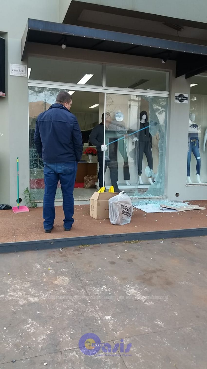 Disparan contra comercio de la esposa y cuñada de Juancho Acosta