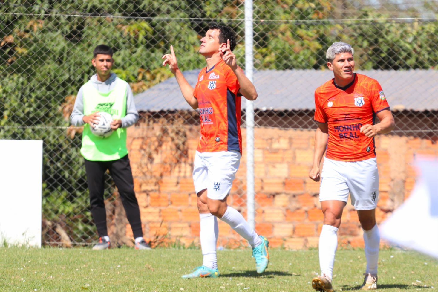 2 de Mayo vuelve a ganar y sigue al acecho del líder Sol de América