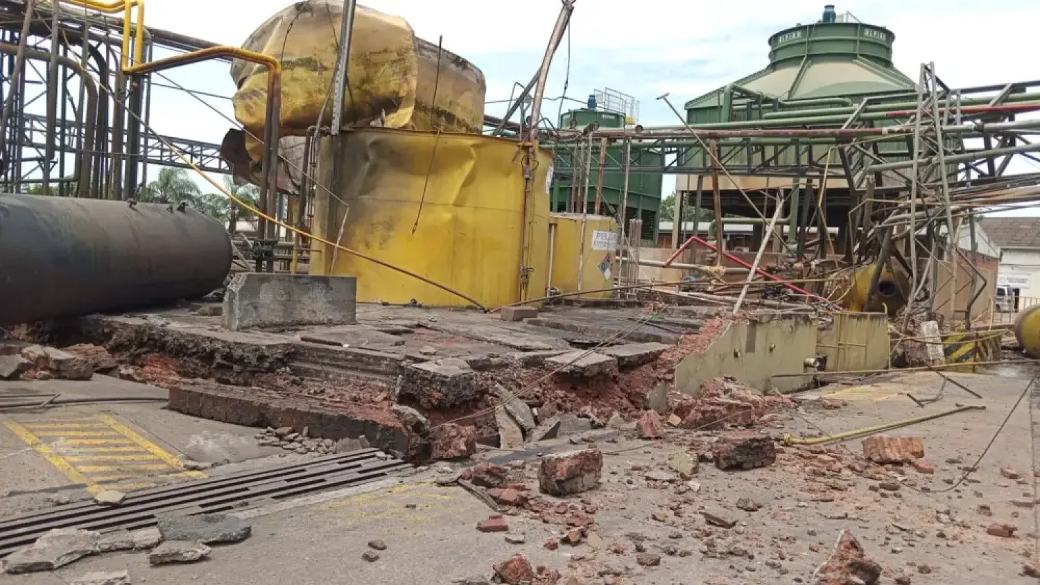 Explosión de un tanque en una fábrica deja tres heridos graves en Capiatá