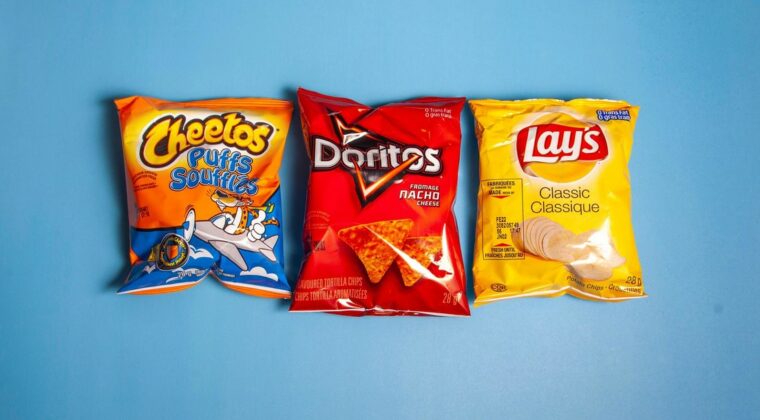 Colorante de refrescos y ‘snacks’ puede causar enfermedades inflamatorias intestinales