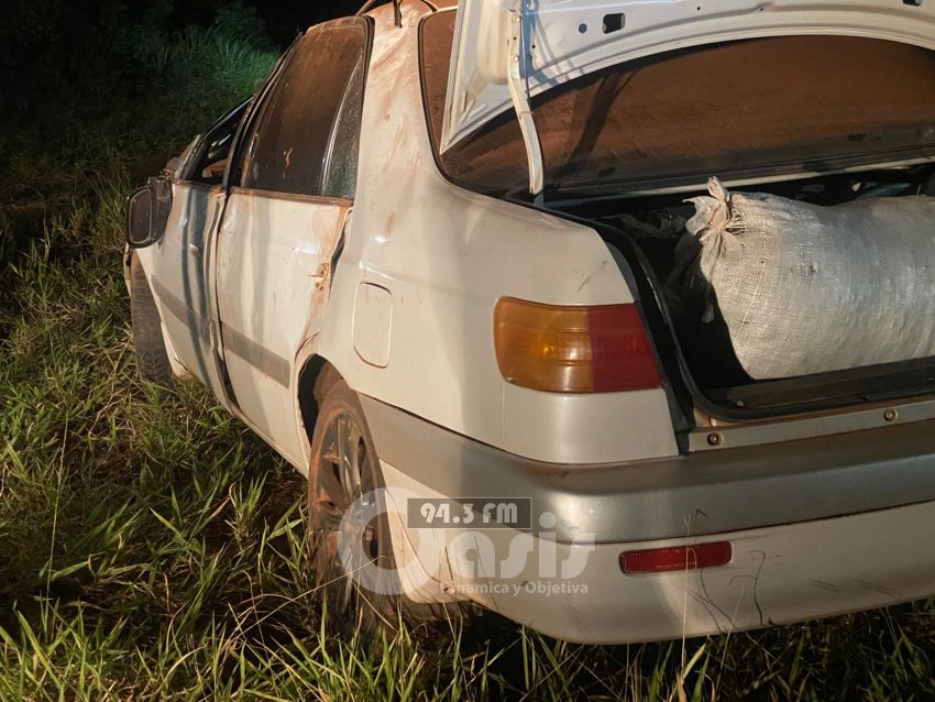 Tras persecución y vuelco Antinarcóticos incautan marihuana picada en Cerro Coraí