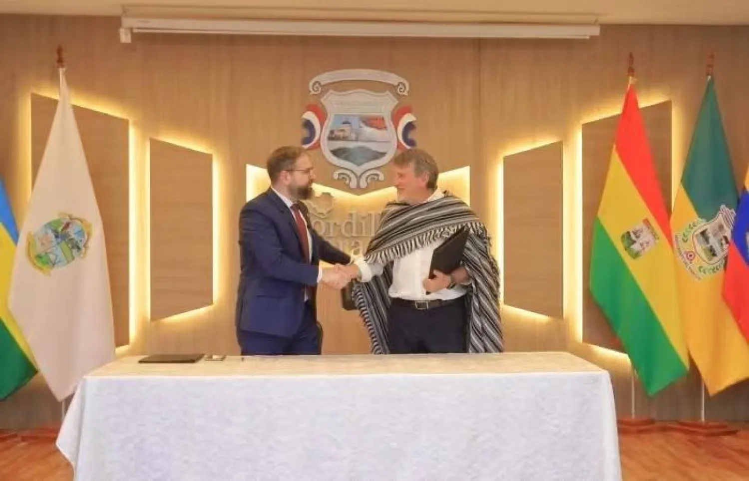 Ministerio y Gobernación sellan alianza para fortalecer la reinserción en cárceles de Cordillera
