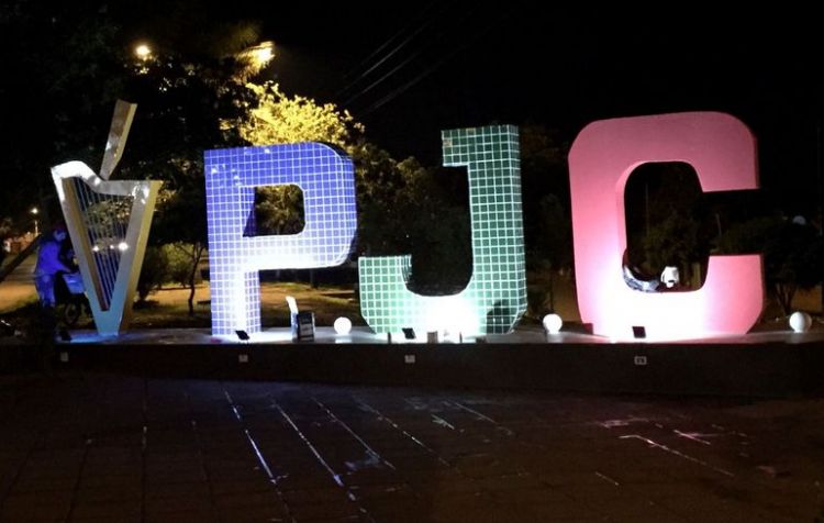Serenata para recibir el 124° aniversario de la ciudad