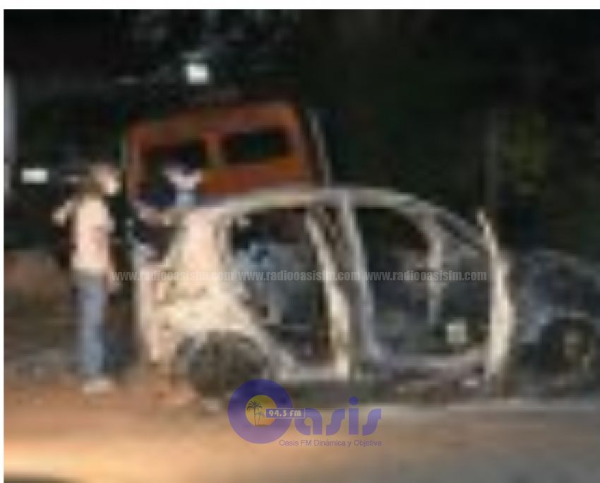 Hallan cuerpo calcinado dentro de auto quemado