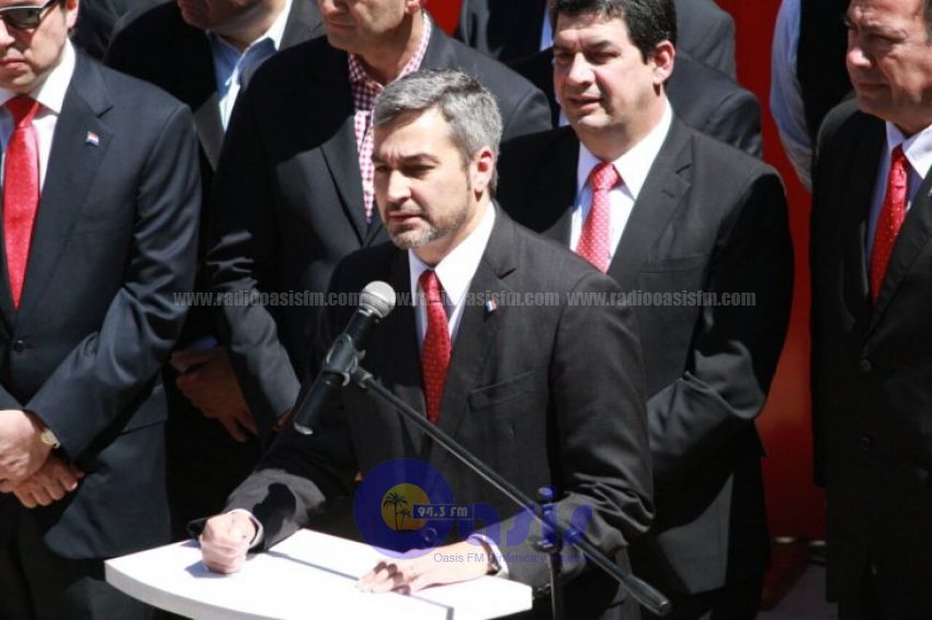Marito jura como nuevo presidente ante clamor de no apañar a corruptos