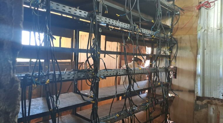 ANDE acompañó allanamientos por casos de robo de energía en Alto Paraná