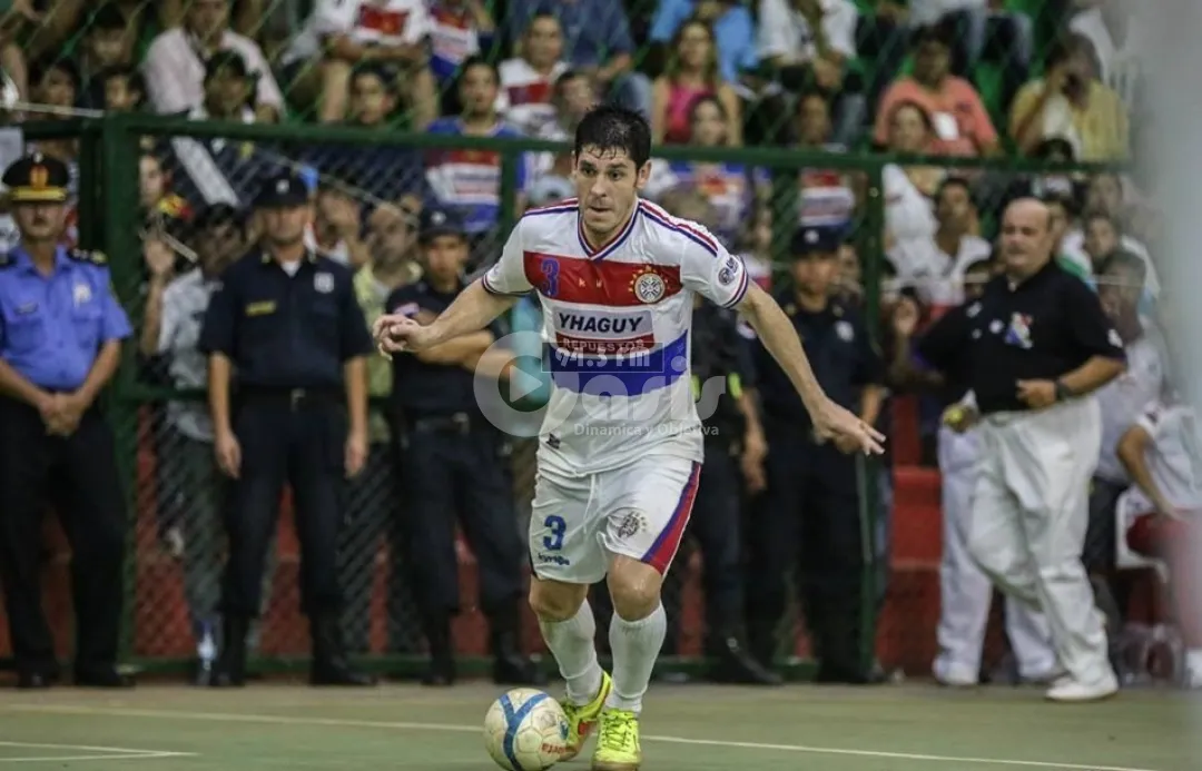 Ordenan captura y prisión contra un histórico del fútbol de salón, 'Chacho Alcaraz'
