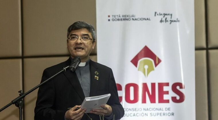 Narciso Velázquez deja de ser titular del CONES y asumen nuevas autoridades