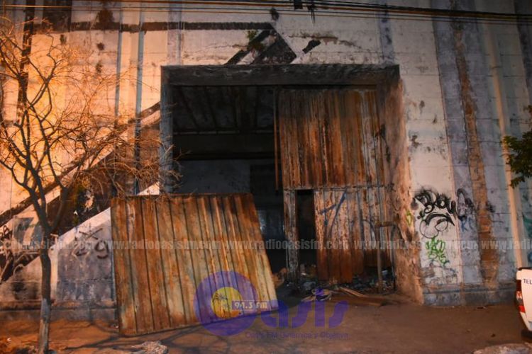 Hallan maniatada a niña indígena en un sucio depósito del centro