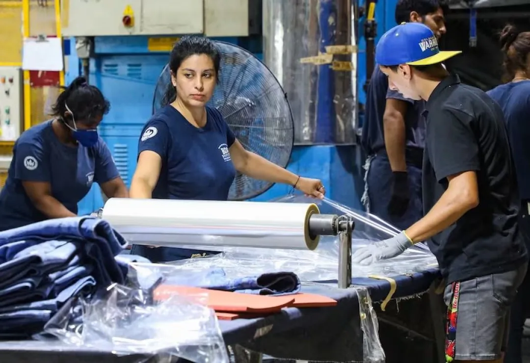 Mercado laboral: crece el empleo formal y la tasa de desocupación baja al 4,9 %