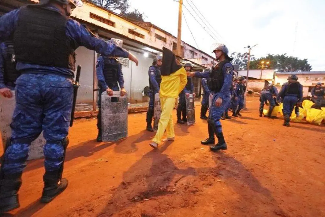 Operativo Umbral: reclusos de Oviedo e Itapúa son reubicados en cárcel de máxima seguridad