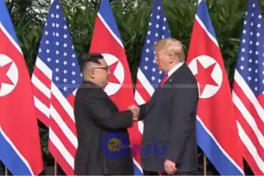 Trump y Kim, un histórico apretón de manos