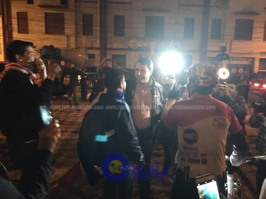 Escrachan a Federico Franco frente al Congreso