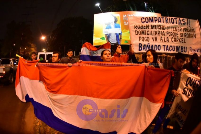 Ni todo el Unace va a poder atajarnos, dicen manifestantes contra Oviedo Matto