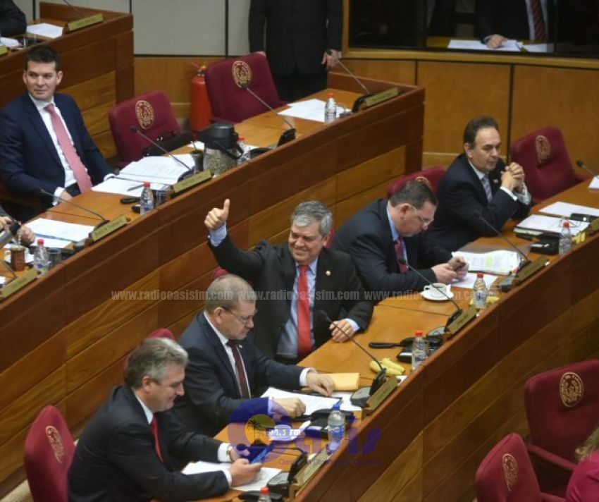 Enrique Riera jura como senador en reemplazo de Castiglioni