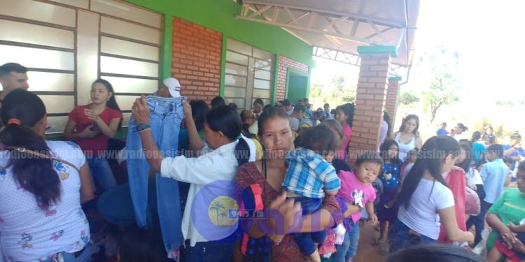 Alumnos de colegio de Pedro Juan realizan actividades voluntarias en comunidad indígena